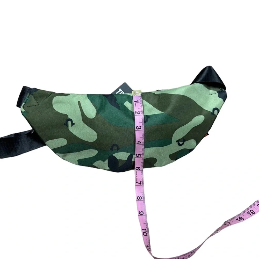 TRUE RELIGION : NWT Unisex Waist Camo Belt Bag / Fanny Pack